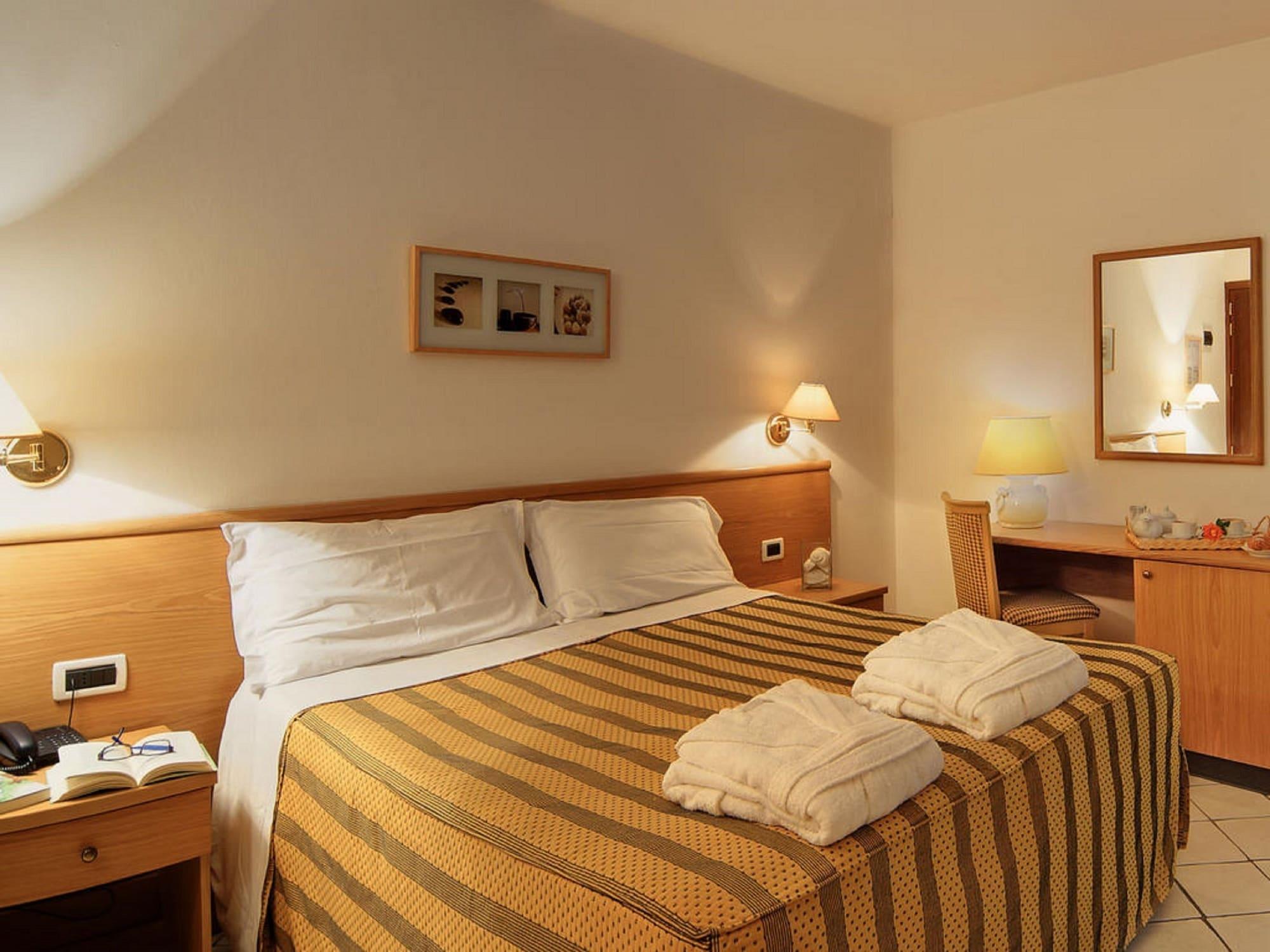 Hotel La Luna Иския Екстериор снимка