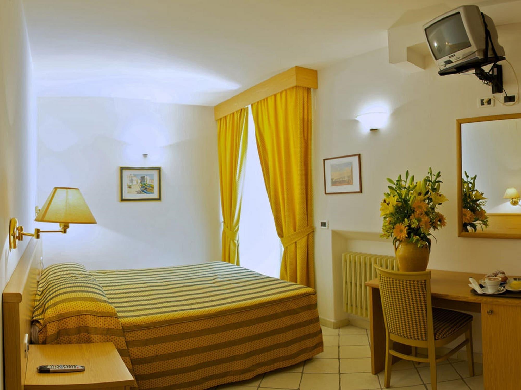 Hotel La Luna Иския Екстериор снимка