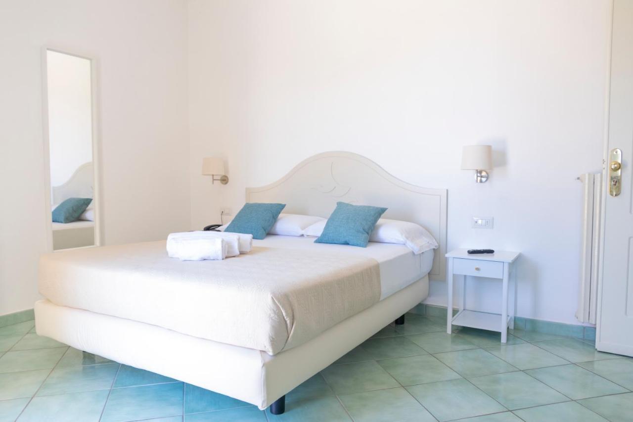 Hotel La Luna Иския Екстериор снимка