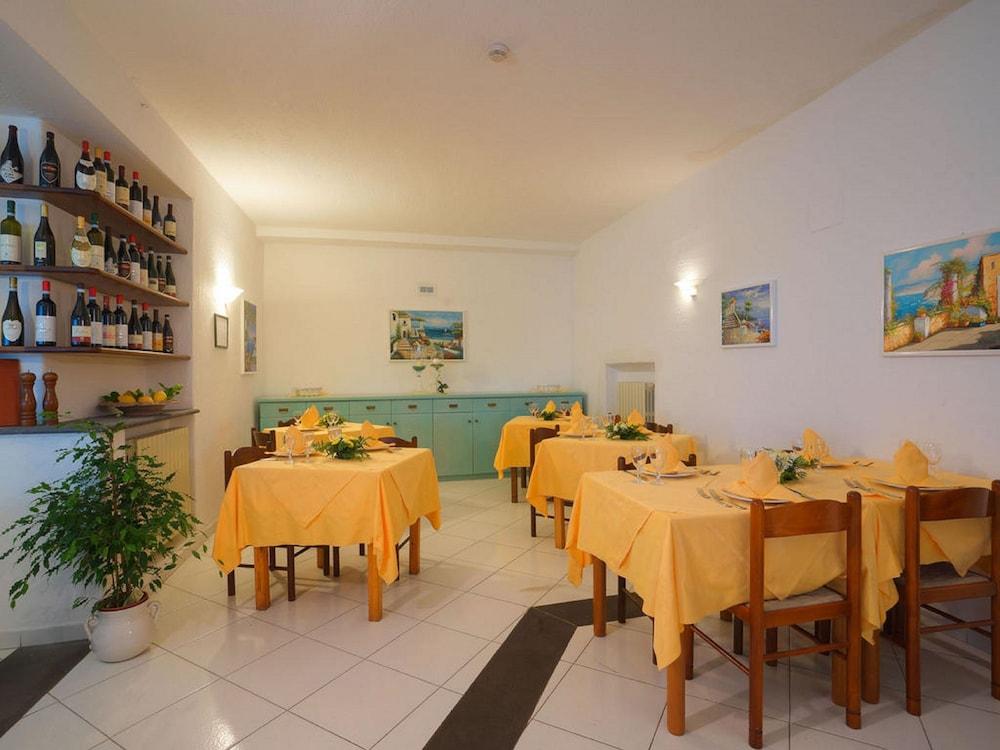 Hotel La Luna Иския Екстериор снимка