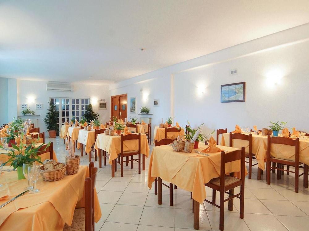 Hotel La Luna Иския Екстериор снимка