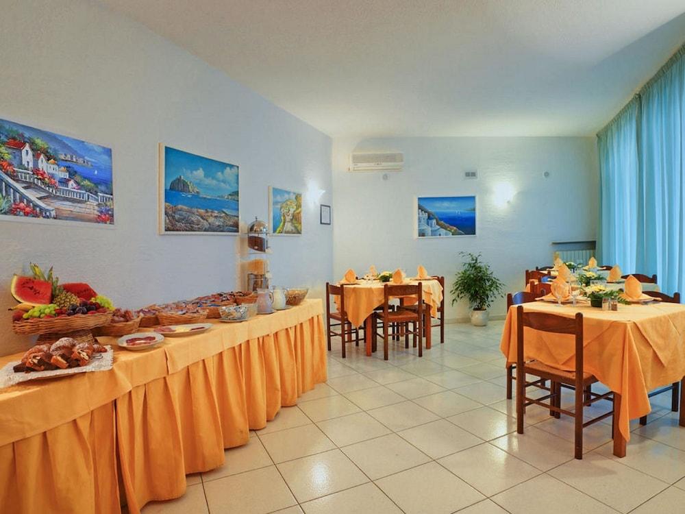 Hotel La Luna Иския Екстериор снимка