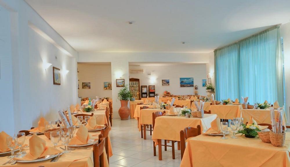 Hotel La Luna Иския Екстериор снимка