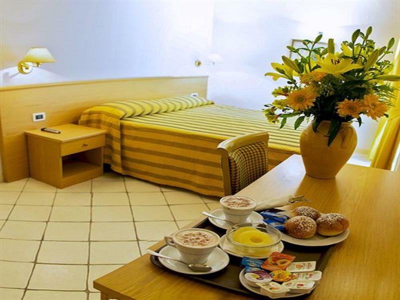 Hotel La Luna Иския Екстериор снимка